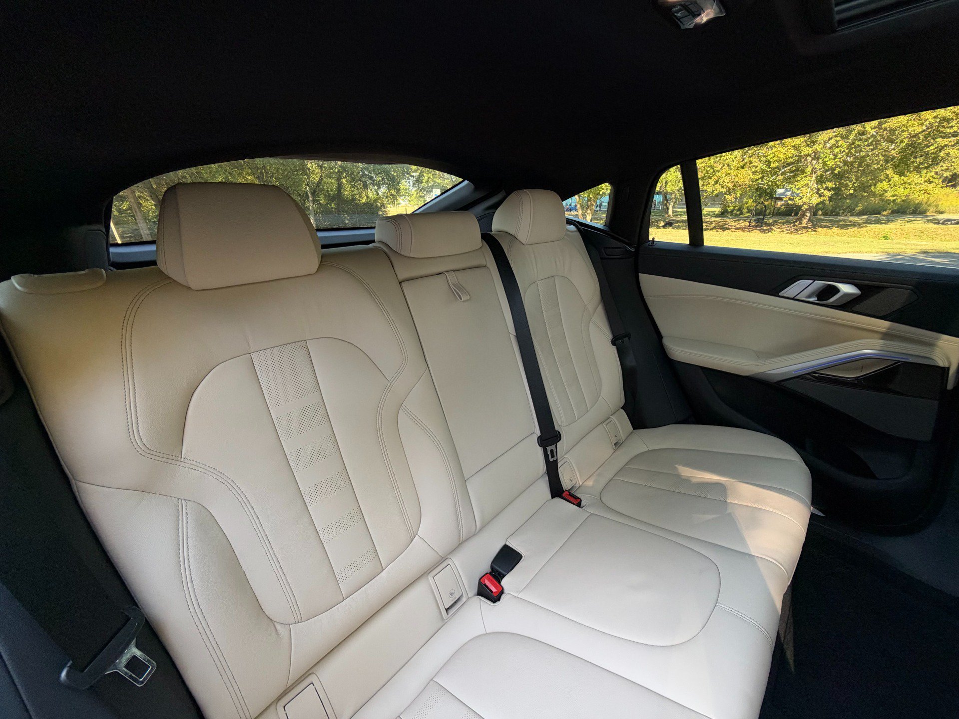 Used 2021 BMW X6 xDrive40i w/ Premium Package AWD/4WD image 21
