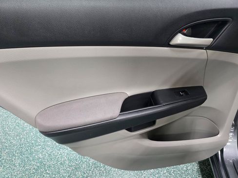 Used 2011 Honda Accord LX-P image 20