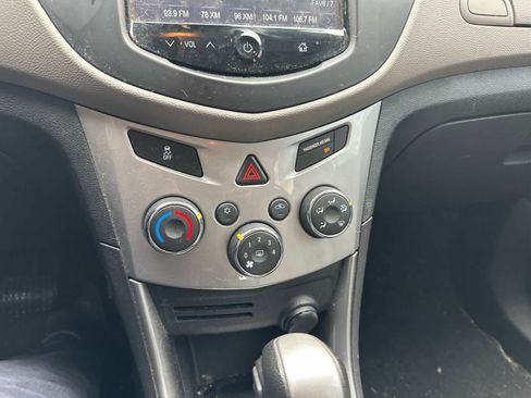 Used 2016 Chevrolet Trax LT w/ LT Convenience Package image 13