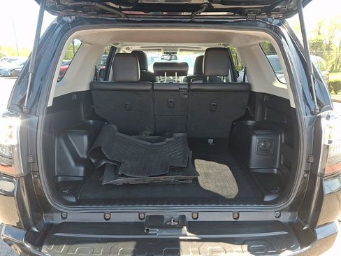 Used 2016 Toyota 4Runner Trail Premium w/ Four Season Floor Mat Package image 27