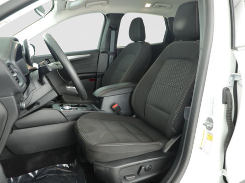 Used 2023 Ford Escape Active w/ Tech Pack #1 FWD image 9