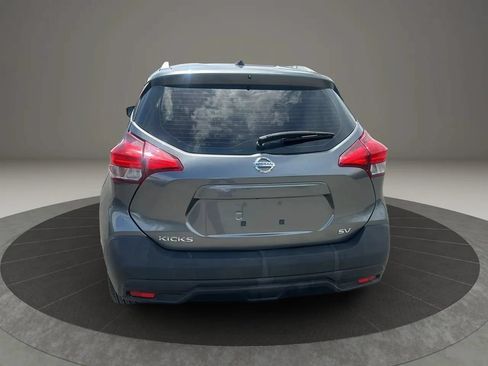 Used 2019 Nissan Kicks SV FWD image 4