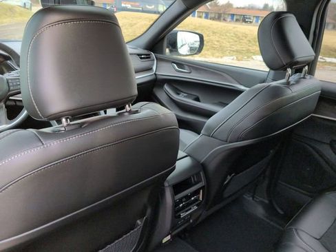 New 2026 Jeep Grand Cherokee Altitude image 28