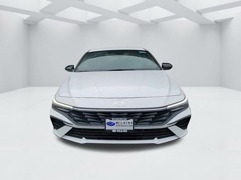 New 2025 Hyundai Elantra SEL image 11