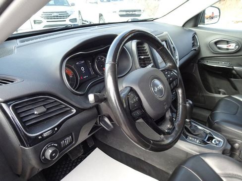 Used 2020 Jeep Cherokee Latitude Plus image 14