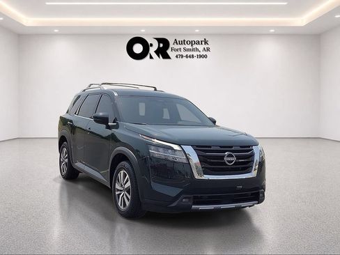 Used 2023 Nissan Pathfinder SL AWD/4WD image 1