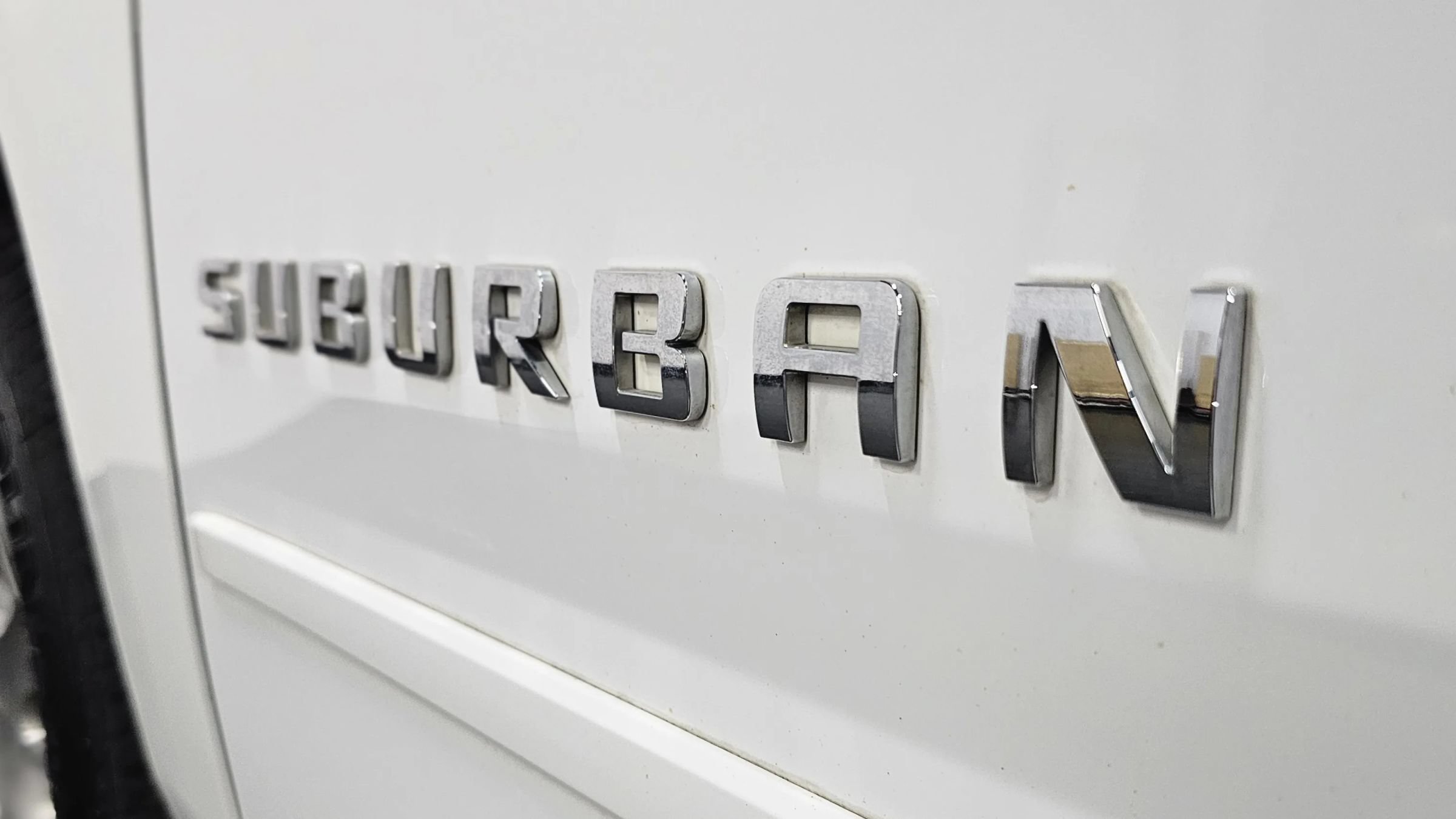 Used 2018 Chevrolet Suburban LT AWD/4WD image 29