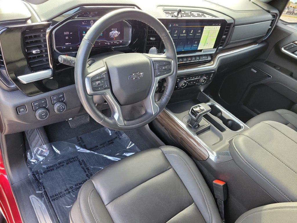 Used 2025 Chevrolet Silverado 1500 RST AWD/4WD image 13