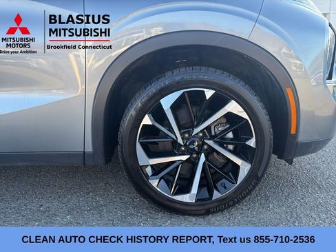 Used 2022 Mitsubishi Outlander SE AWD/4WD image 3