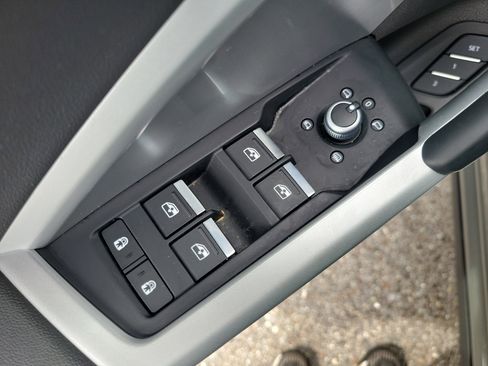 Certified 2023 Audi Q3 2.0T Premium Plus w/ Premium Plus Package image 17