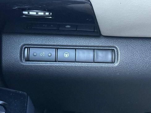 Used 2022 Nissan Pathfinder SV w/ SV Black Package FWD image 36