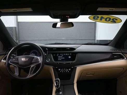 Used 2019 Cadillac XT5 FWD image 21