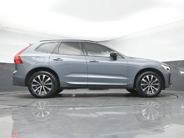 Used 2024 Volvo XC60 B5 Core w/ Protection Package Premier AWD/4WD image 40