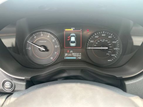 Used 2022 Subaru Crosstrek 2.0i Premium AWD/4WD image 12