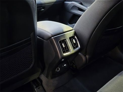 Used 2023 Kia Sorento LX image 11