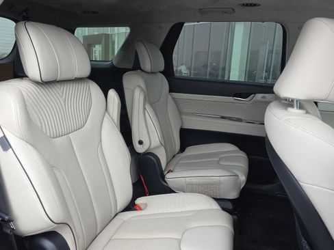 Certified 2023 Hyundai Palisade Calligraphy w/ Cargo Package image 8