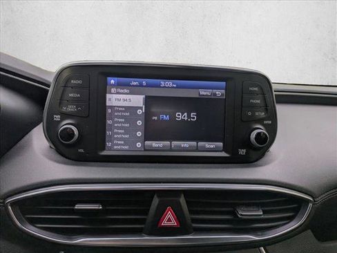 Used 2019 Hyundai Santa Fe SE image 13
