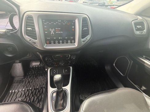 Used 2018 Jeep Compass Latitude w/ Popular Equipment Group FWD image 12
