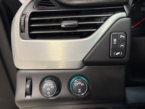 Used 2020 GMC Yukon XL SLT image 24