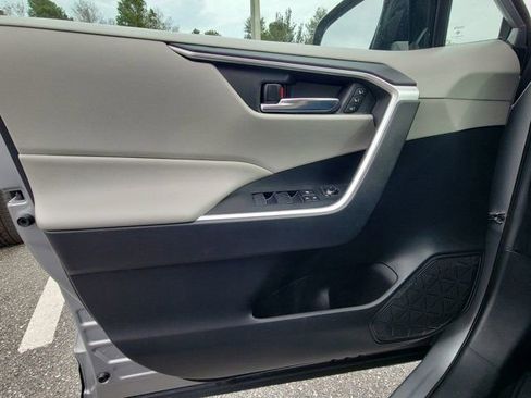 Used 2021 Toyota RAV4 XLE Premium image 36