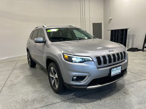 Used 2020 Jeep Cherokee Limited w/ Trailer Tow Group AWD/4WD image 4