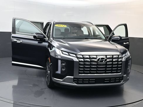 Certified 2024 Hyundai Palisade Calligraphy AWD/4WD image 34