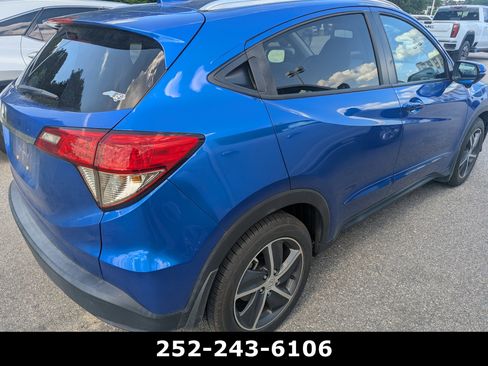 Used 2022 Honda HR-V EX-L image 2