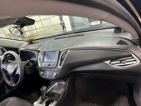 Used 2017 Chevrolet Malibu LT w/ LPO, Convenience Package 2 image 20