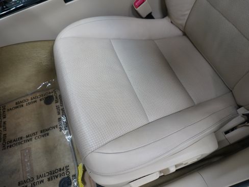 Used 2013 Lexus ES 350 w/ Luxury Pkg FWD image 12