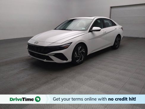 Used 2025 Hyundai Elantra SEL FWD image 1