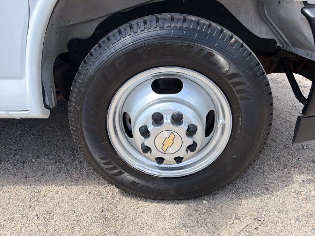 Used 2017 Chevrolet Express 3500 RWD image 19