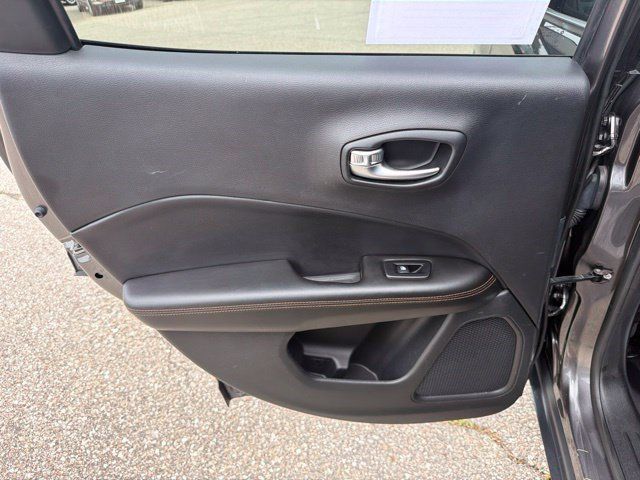 Used 2020 Jeep Compass Limited AWD/4WD image 13