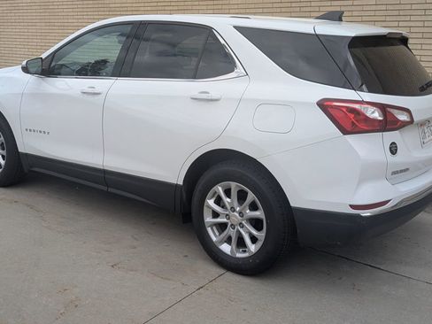 Used 2019 Chevrolet Equinox LT w/ Driver Convenience Package image 3