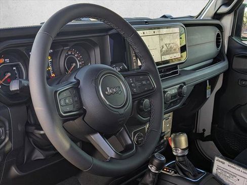 New 2026 Jeep Wrangler Unlimited Rubicon AWD/4WD image 3