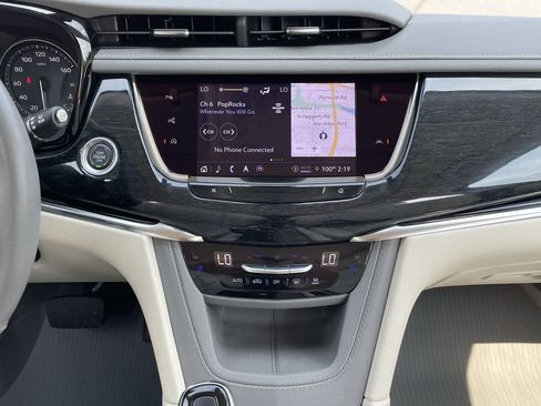 Used 2023 Cadillac XT6 Premium Luxury w/ Technology Package AWD/4WD image 13