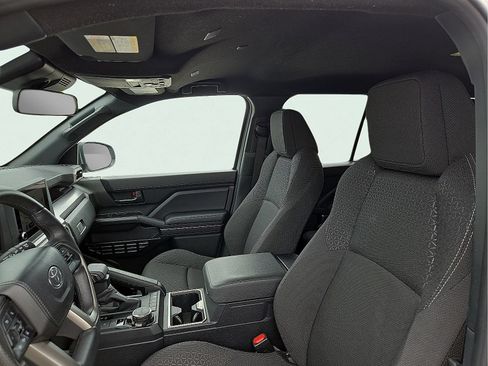 Used 2025 Toyota 4Runner SR5 AWD/4WD image 13