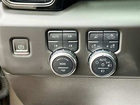 Used 2023 GMC Sierra 1500 AT4 w/ AT4 Premium Package image 10