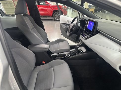 Certified 2025 Toyota Corolla SE image 25