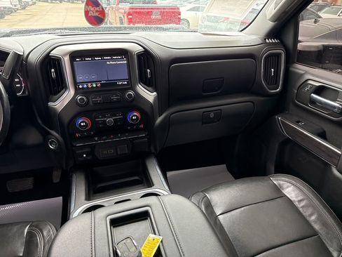 Used 2020 Chevrolet Silverado 2500 LTZ w/ LTZ Convenience Package image 11
