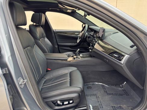Used 2023 BMW M550i xDrive w/ Executive Package AWD/4WD image 15