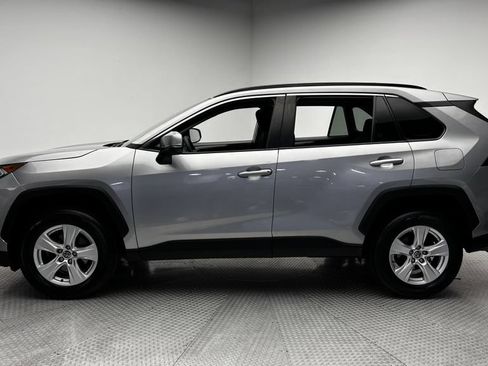Used 2021 Toyota RAV4 XLE FWD image 4