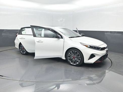 Used 2022 Kia Forte GT FWD image 3
