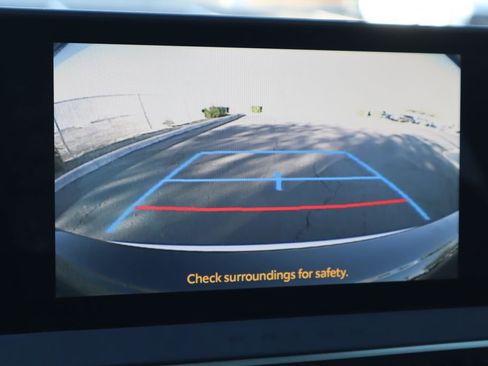 Certified 2025 Toyota Prius Plug-In Hybrid image 15