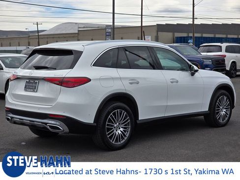 Used 2025 Mercedes-Benz GLC 300 4MATIC image 5