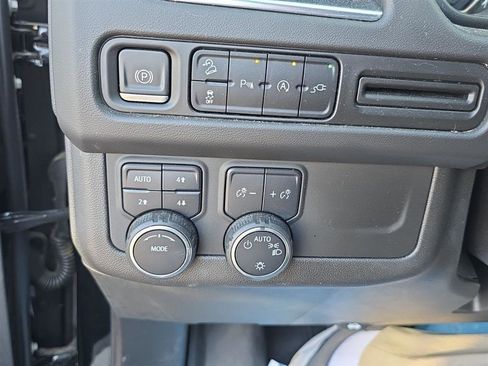 Used 2021 Chevrolet Tahoe Z71 image 12