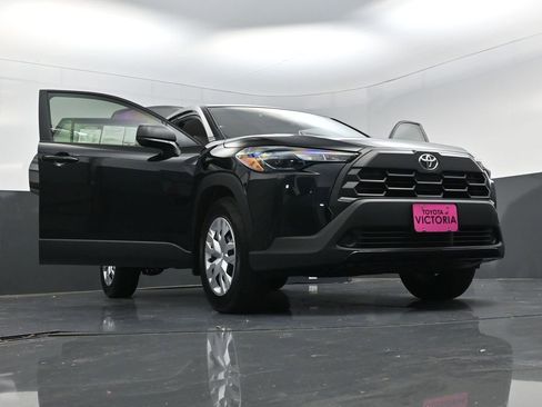 Used 2026 Toyota Corolla Cross L image 24