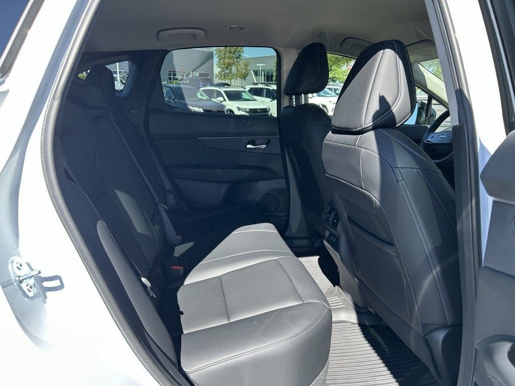 Used 2025 Nissan Murano SV AWD/4WD image 27