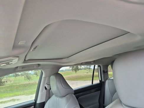 Used 2021 Toyota Highlander Limited image 19