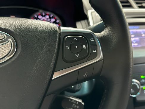 Used 2017 Toyota Camry SE image 24