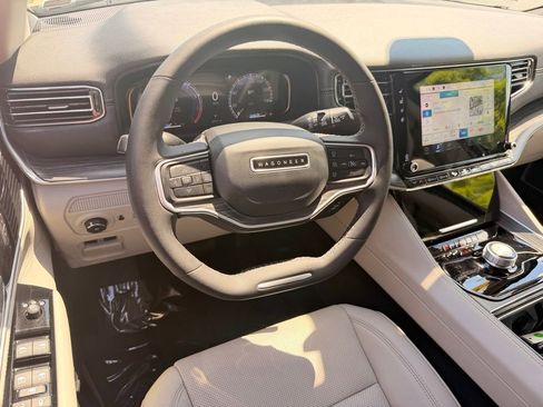 Used 2024 Jeep Wagoneer Series II w/ Flexible Seating Group RWD image 22